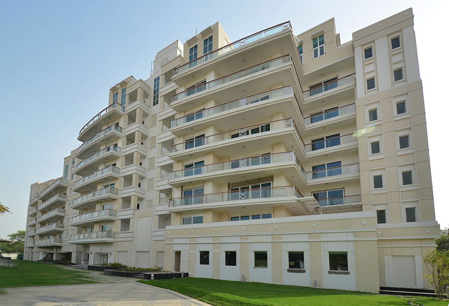 Queens Court - Features