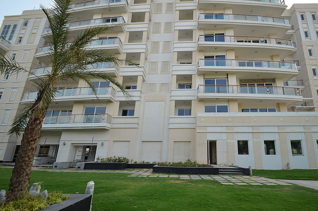 Queens Court - Features